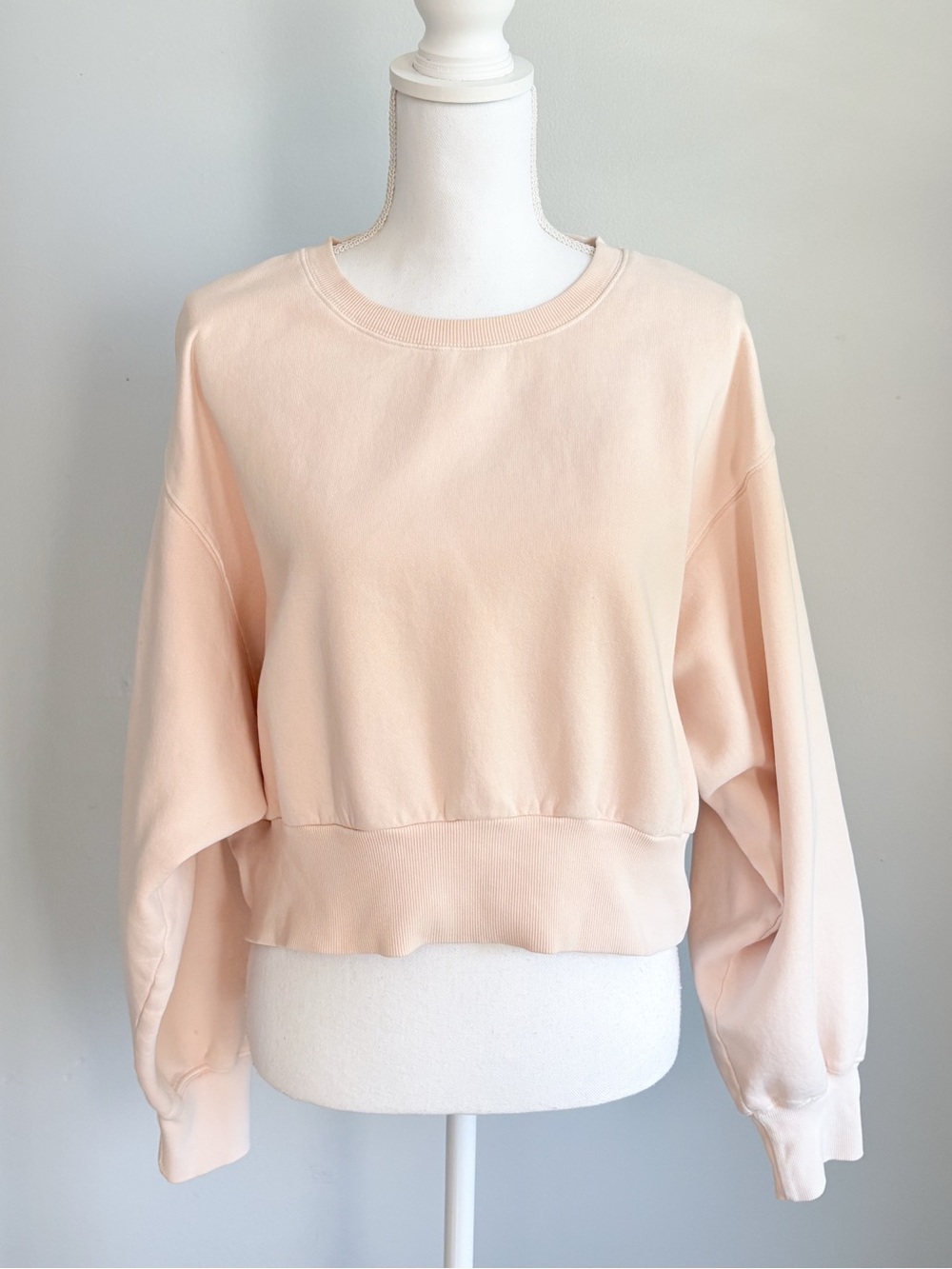 Aritzia TNA Peach Crop Pullover Large